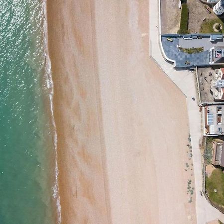 The Luxury Beach Property - Oceanbreeze Sandgate Ngoại thất bức ảnh